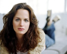 2007-2008: Grey&#39;s Anatomy – <b>Rebecca Pope</b> * 2008: Twilight – Bis(s) zum ... - b1-r_p_224268_12_elizabeth_reaser_article